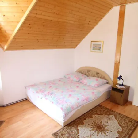 Zsuzsanna Apartmanhaz * Балатонбоглар