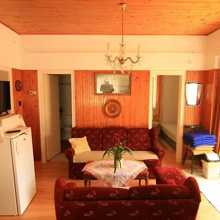 Zsuzsanna Apartmanhaz Балатонбоглар