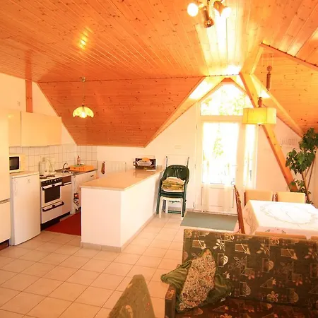 Zsuzsanna Apartmanhaz *