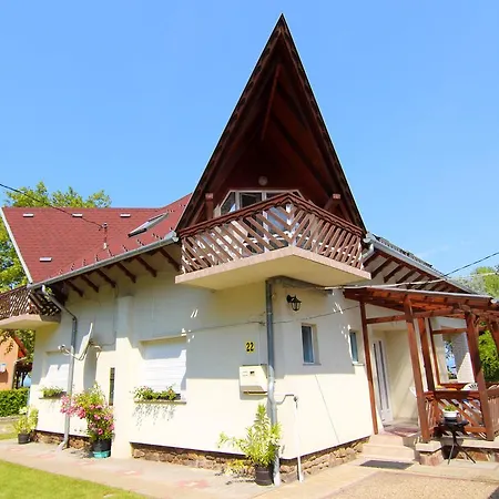 Zsuzsanna Apartmanhaz Апартаменты Балатонбоглар