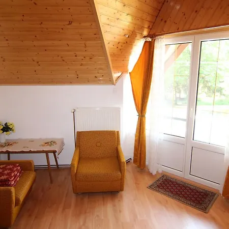 Zsuzsanna Apartmanhaz Балатонбоглар